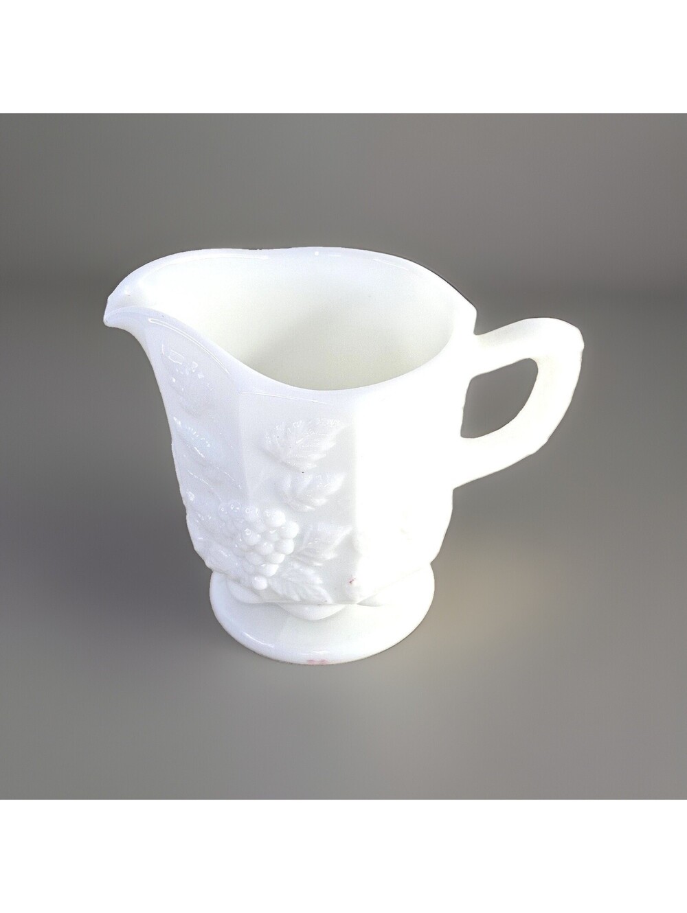 VINTAGE MCM White Milk Glass Creamer/Pitcher Scallop Edge Daisy Pattern